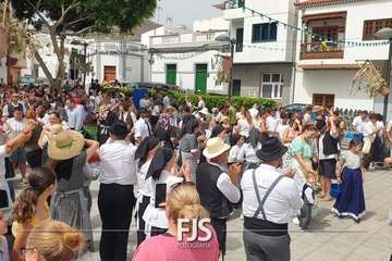  La chiquillería se purifica contra la pandemia en Lomo Magullo/Francisco Javier Santana.